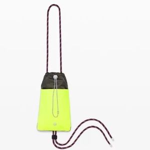 Lululemon Play Forward Crossbody Pouch